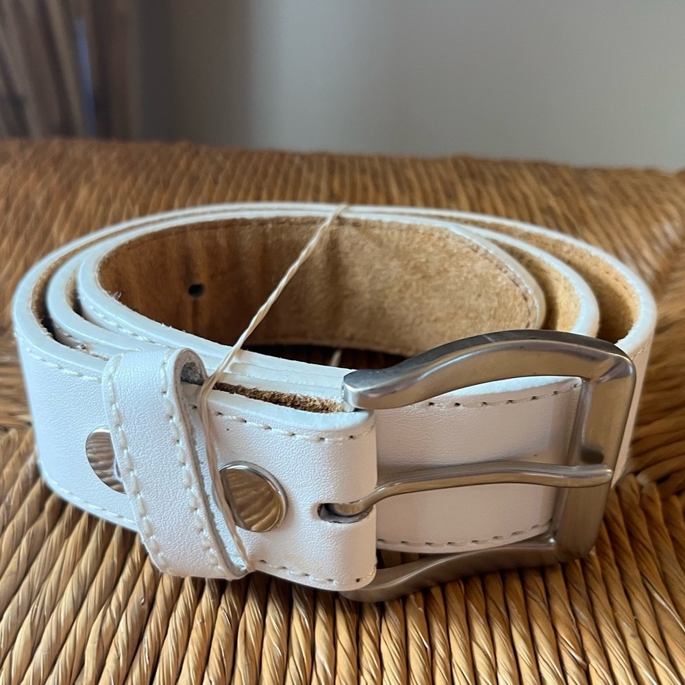 White leather belt with silver buckle unisex size 32